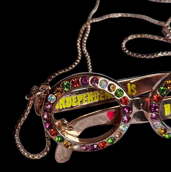 👓💖🦋Betsey 100% Authentic Multicolor Crystal Glasses Pendant Necklace - NWOT - Picture 3 of 12
